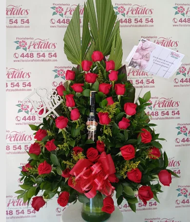 084-Piramide de rosas con Baileys Irish Cream