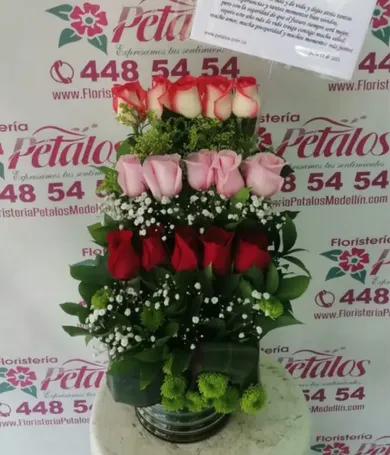 085-Arreglo de rosas variedad
