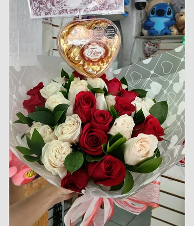 091-Bouquet de 30 rosas y chocolates
