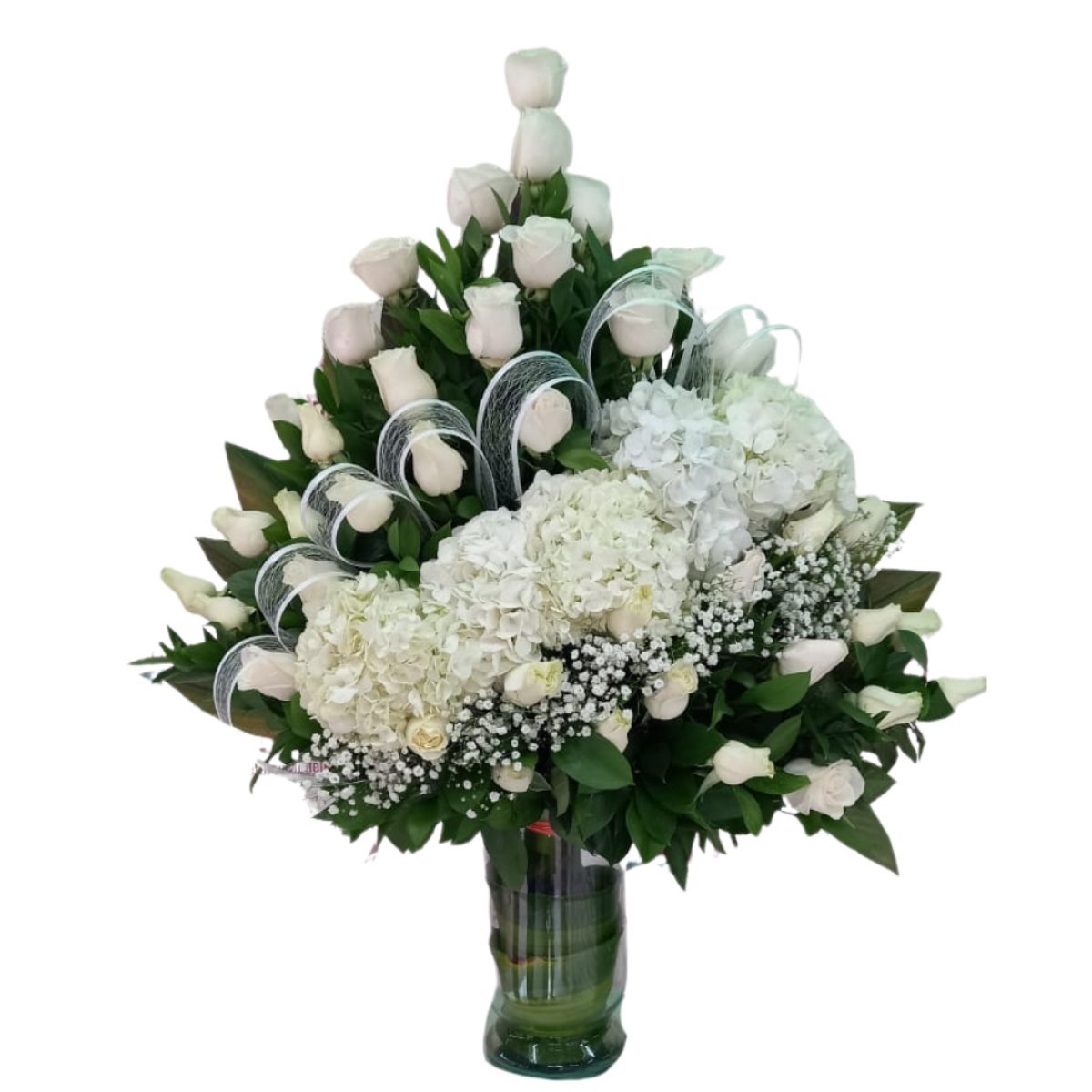 Funebre piramide de rosas blancas y hortensias con liston