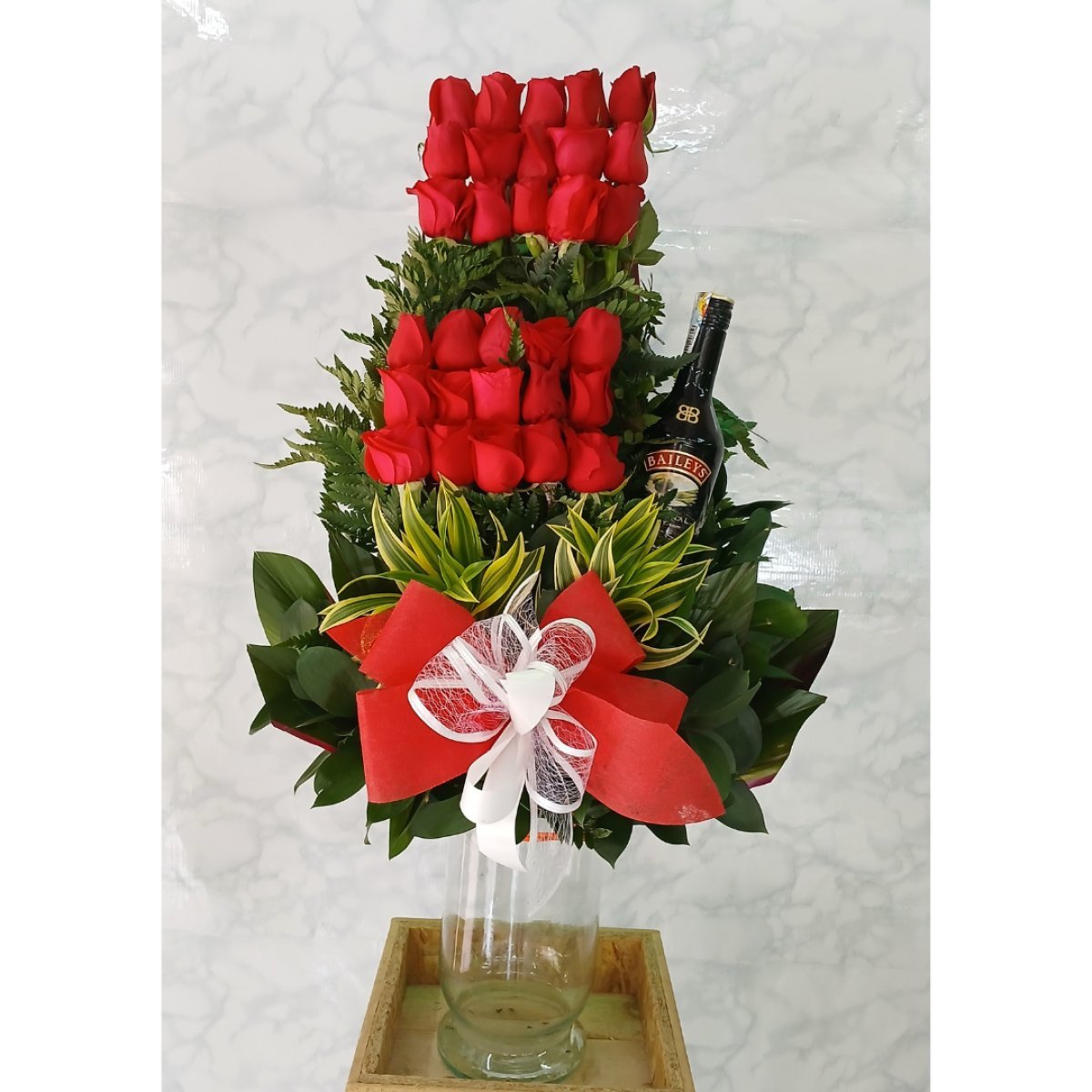 Agrupacion de rosas con Baileys