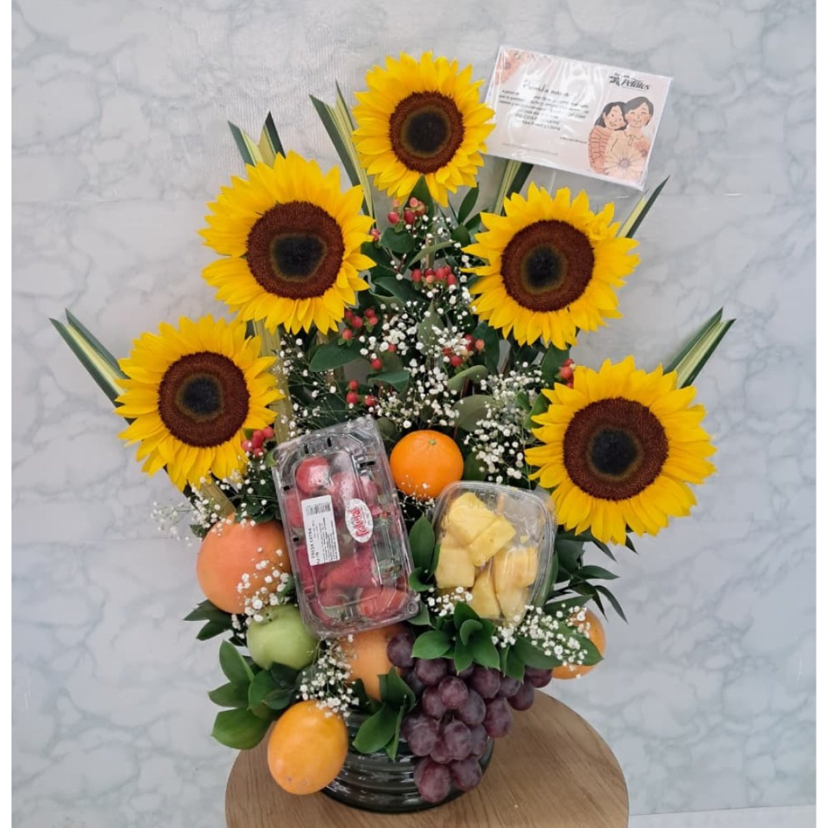 Pirámide mini de girasoles con frutas
